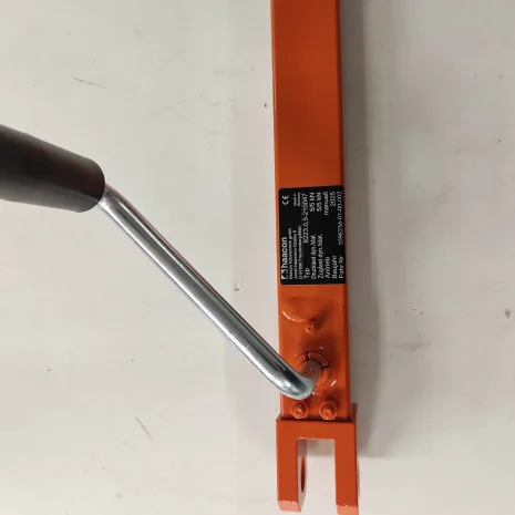 8223.0,5 / 210047