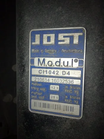 right and left foot for CI1042 D4