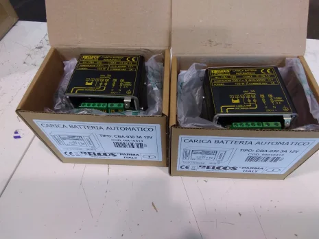 00010413 /  CBA-030 3A 12V
