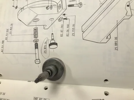 2587604