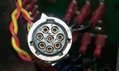 Sockets for connecting the head of 8 pins 