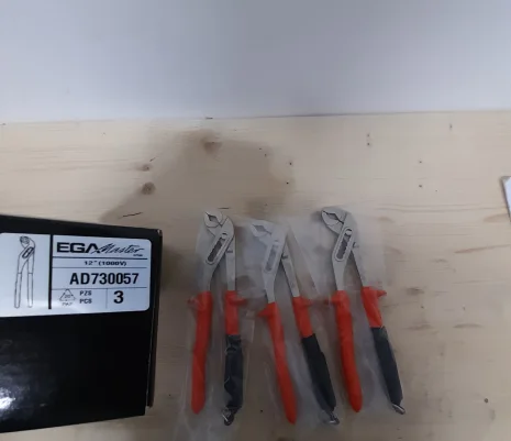 AD730057