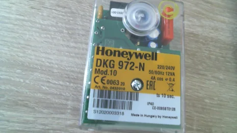 0432010U // DKG972-N MOD 10 240V C/BOX (gas)