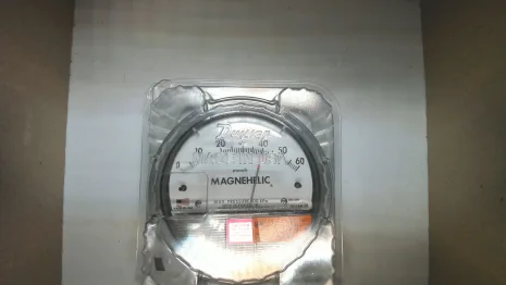 02-20.00.060 / MAGNEHELIC 2000