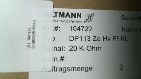 104722
