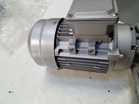 MOTOR 0,37KW 4P T71 B14