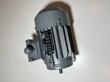 AGM2E 63 M 4b B14