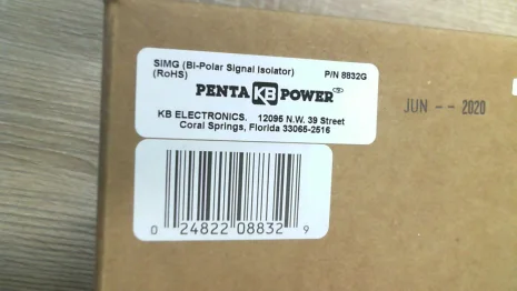 8832