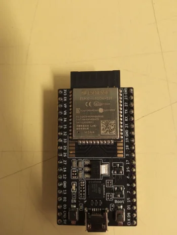 ESP32-DEVKITC-32E
