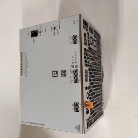 1067325 / QUINT4-INV/24DC/1AC/600VA/USB