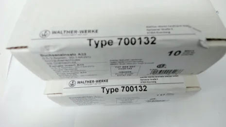 700132