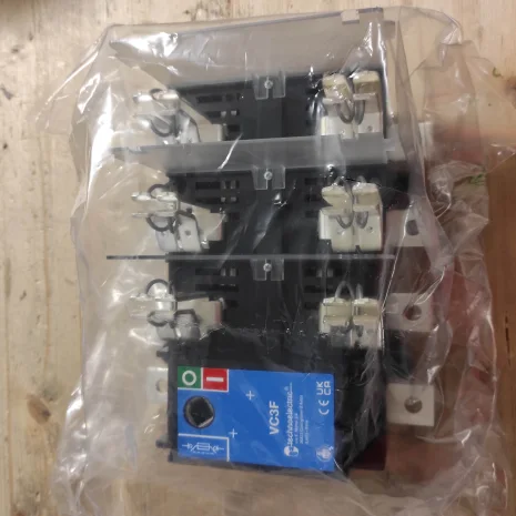 13052/VC3FP 4X250A NH1