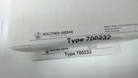 700232