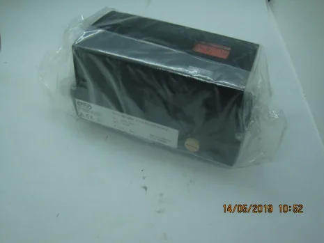Type 827A.E2-AB0-M10-G