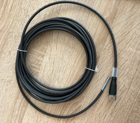 V15-G-BK5M-PUR-U