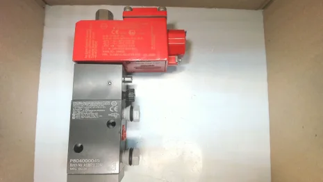 93000021822 /  51450V02-6-2R+III-230V-AC/DC-37-FR-H-01