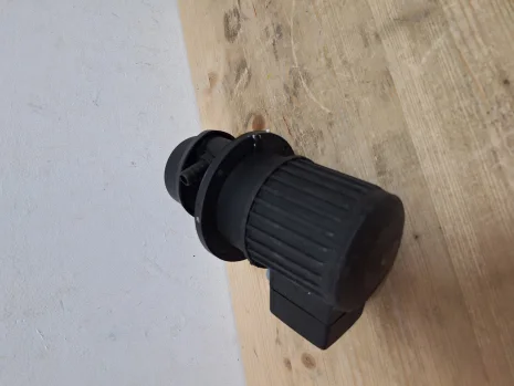 AX90
