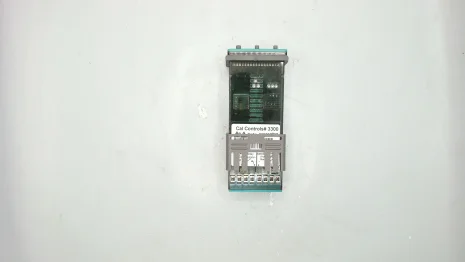 3300