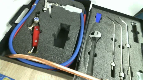 TECHNO-KIT 2000